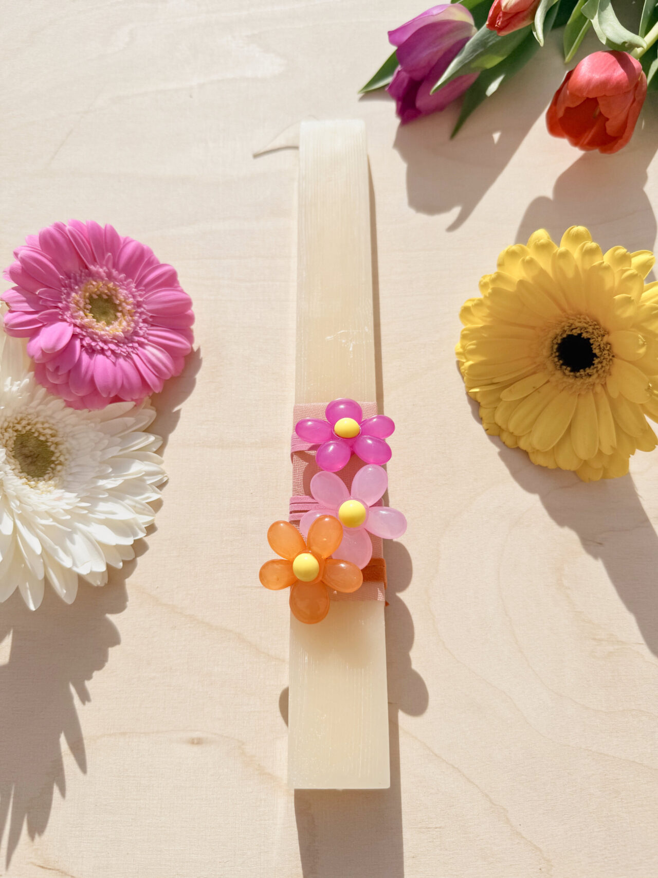 Πασχαλινή λαμπάδα 70s Flowers στη γερμανία με αποστολή σε όλη την ευρώπη!