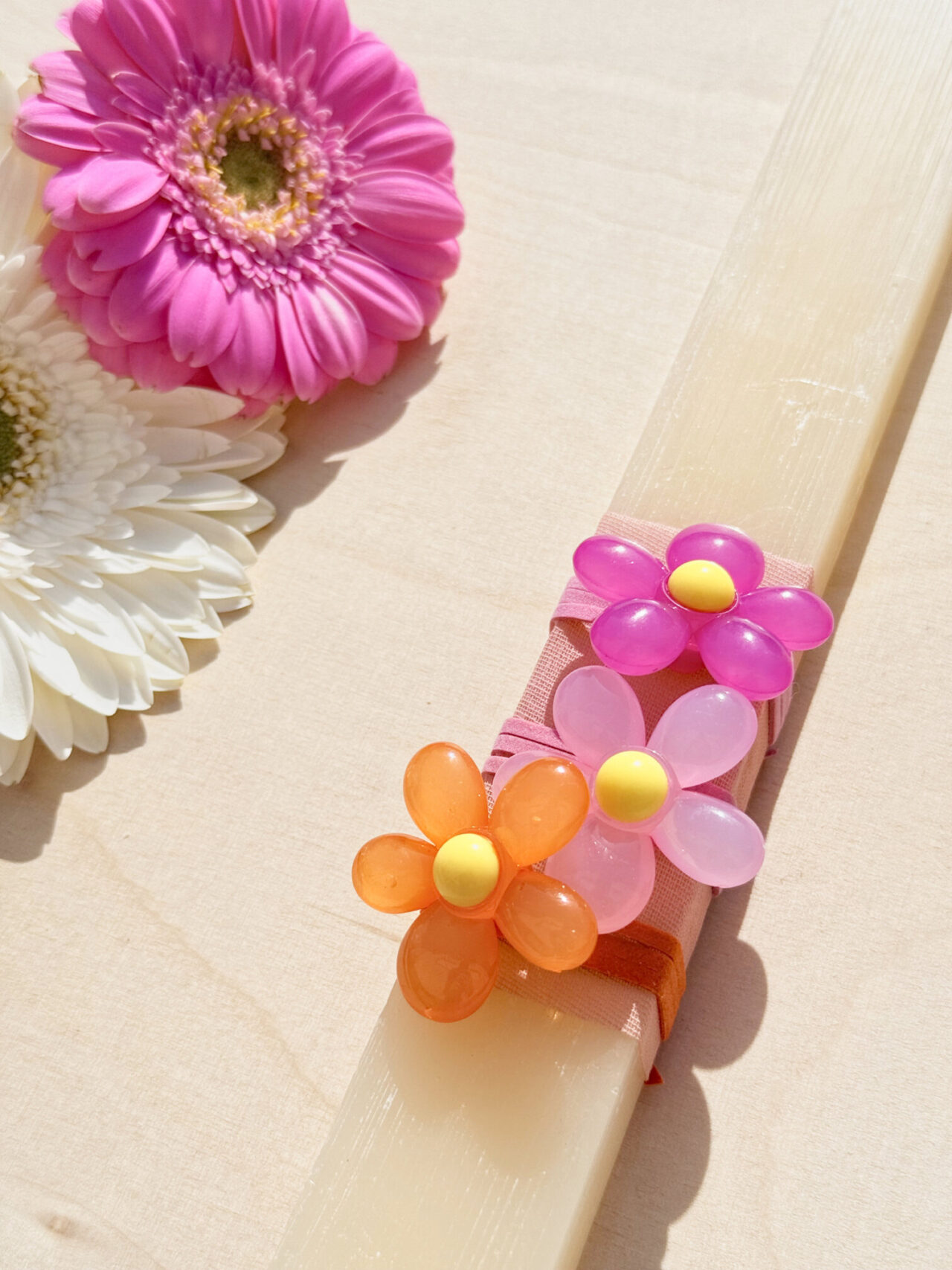 Πασχαλινή λαμπάδα 70s Flowers στη γερμανία με αποστολή σε όλη την ευρώπη!