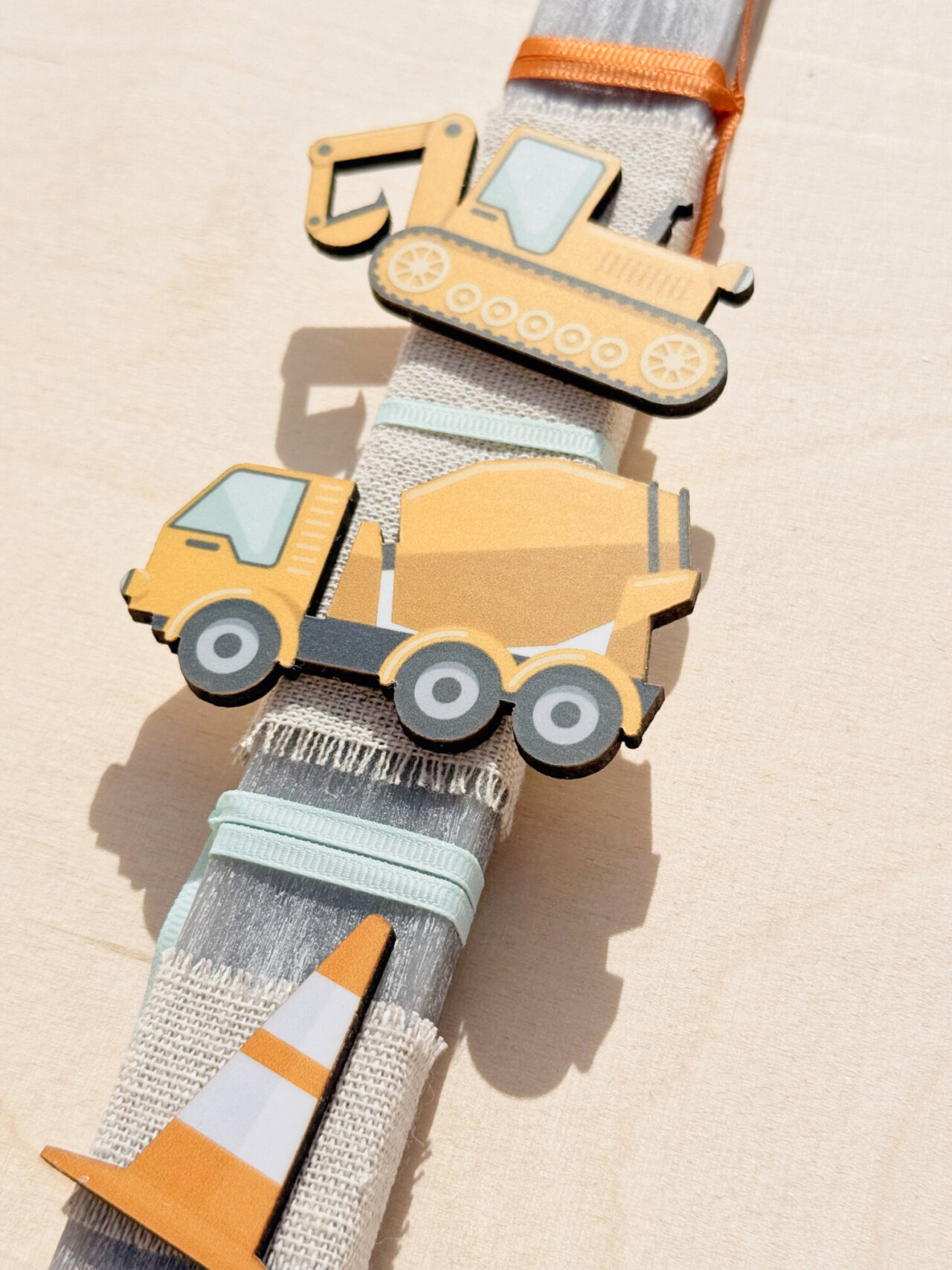 Πασχαλινή λαμπάδα Construction trucks στη γερμανία με αποστολή σε όλη την ευρώπη!